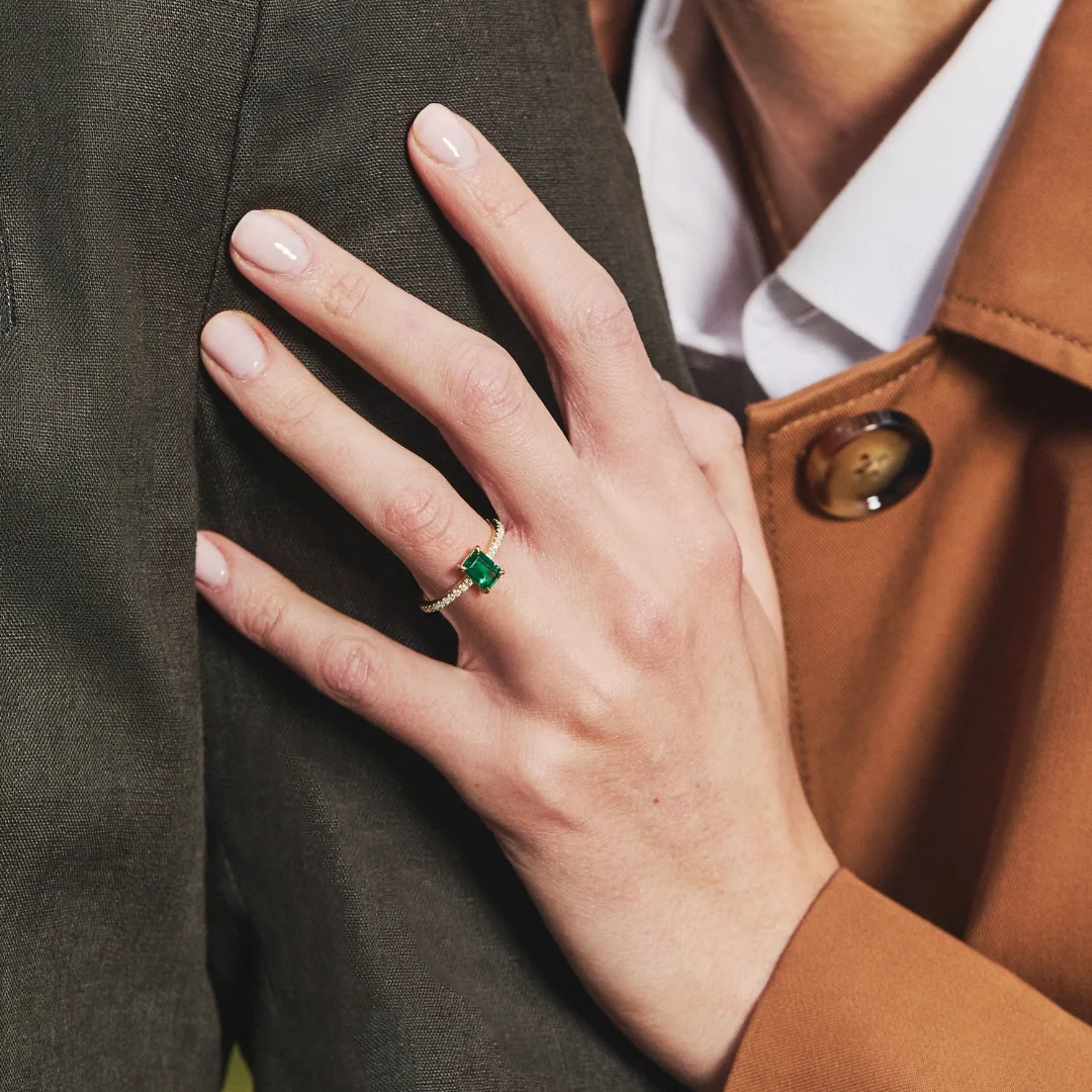 RAUSCHMAYER engagement ring with a green centre stone